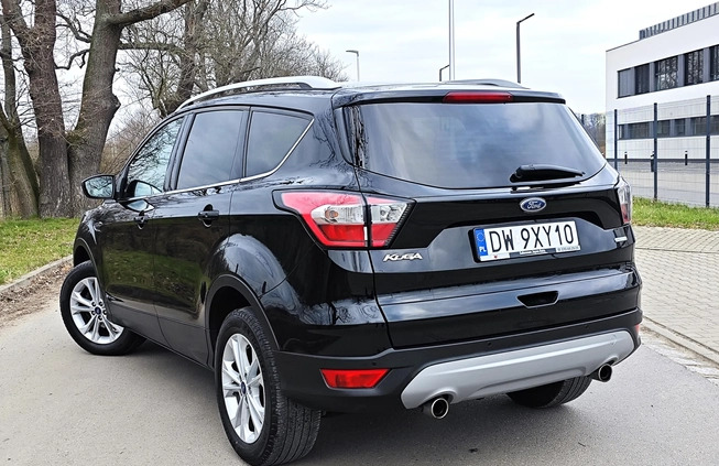 Ford Kuga cena 67900 przebieg: 119000, rok produkcji 2018 z Bochnia małe 497